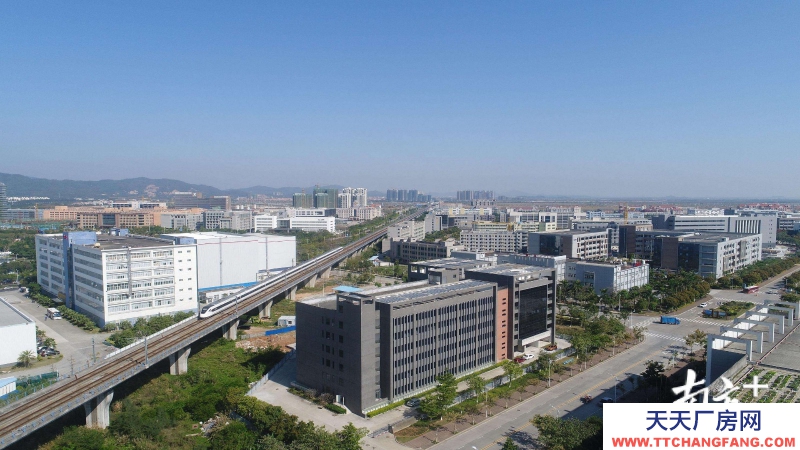 東莞市鳳崗鎮１６００平方五樓獨立產權證廠房出售