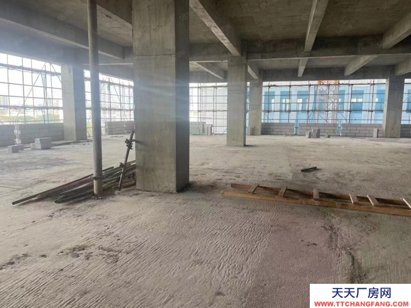 單層框架廠房帶火車頭 層高12.5米 50年產權 大車暢行