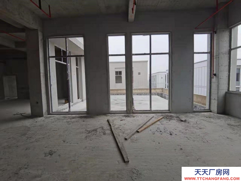 出售高速口2000方廠房，單價3000多，可分層，可獨棟