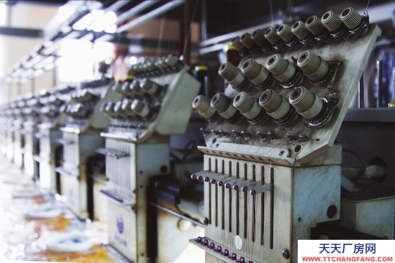 成都市溫江區5000平米服裝廠廠房出售