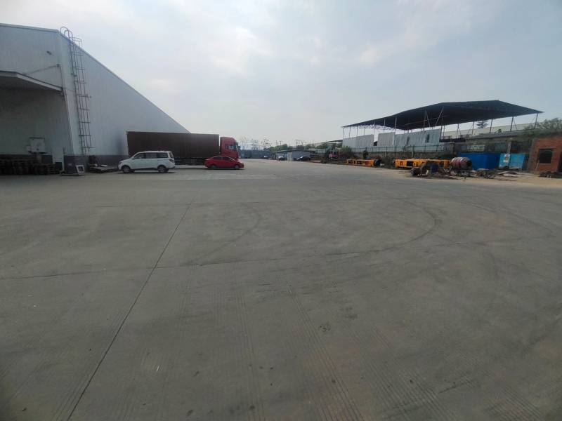 大空間倉庫 道路寬敞 停車方便 有玻璃門墻可作為展廳使用