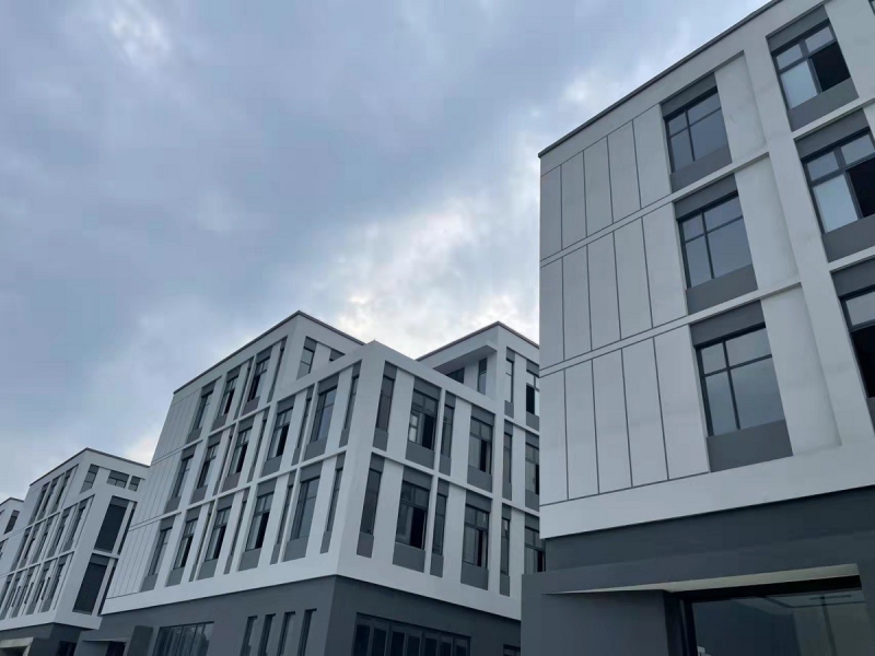 出售杭州全新1000方廠房，只售3000多，高速輕軌環(huán)繞，生活配套齊全