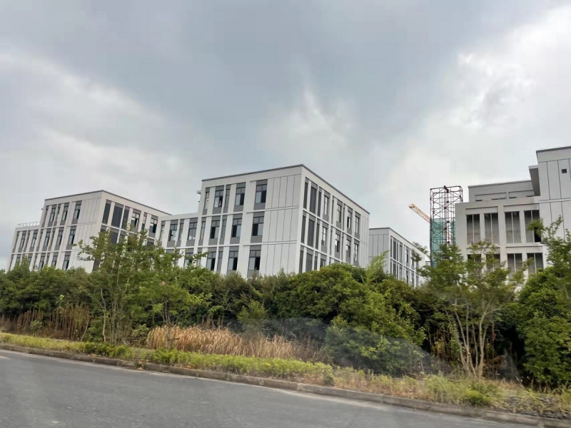 出售杭州全新廠房，證件齊全，配套完善，緊鄰高速高架高鐵
