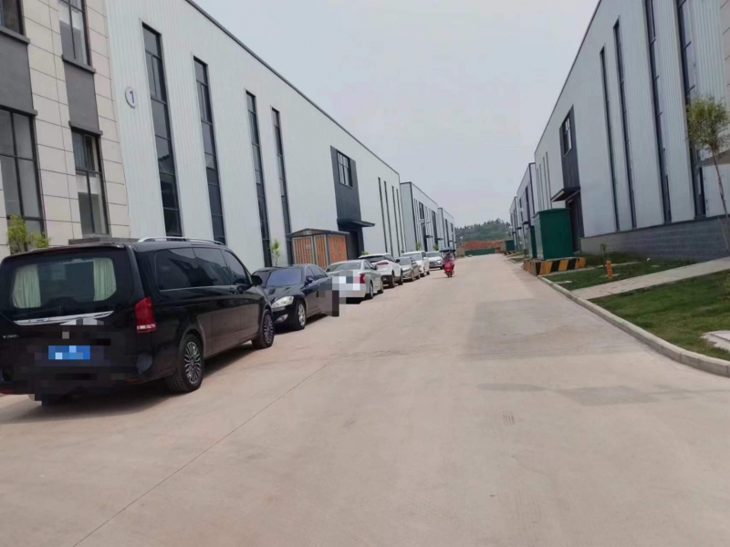 遂寧縱港智造城經(jīng)濟(jì)開(kāi)發(fā)區(qū),工業(yè)園區(qū)全新現(xiàn)廠房出售,紅本獨(dú)立產(chǎn)權(quán)無(wú)中介,優(yōu)惠多多喲!