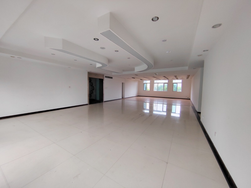 新年特惠特價!國家級孵化器,框架廠房,辦公研發生產都可,整層580平米