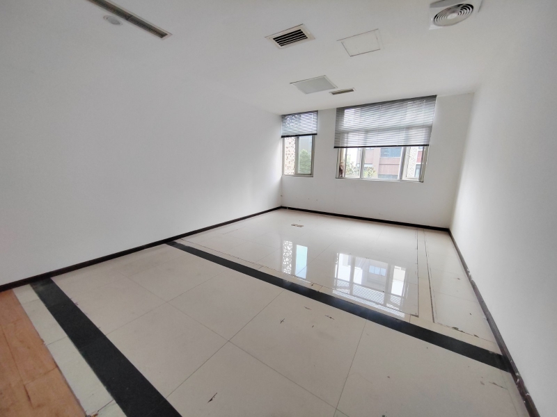 新年特惠特價!國家級孵化器,框架廠房,辦公研發生產都可,整層580平米