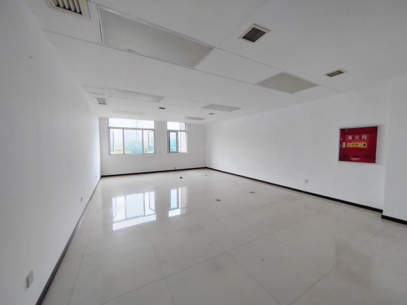 新年特惠特價!國家級孵化器,框架廠房,辦公研發生產都可,整層580平米