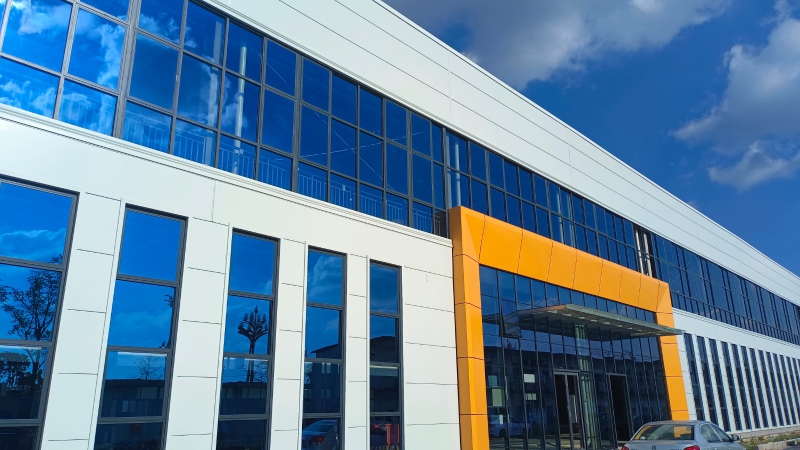 邛崍羊安45900平米全新鋼構廠房出租(有行吊)