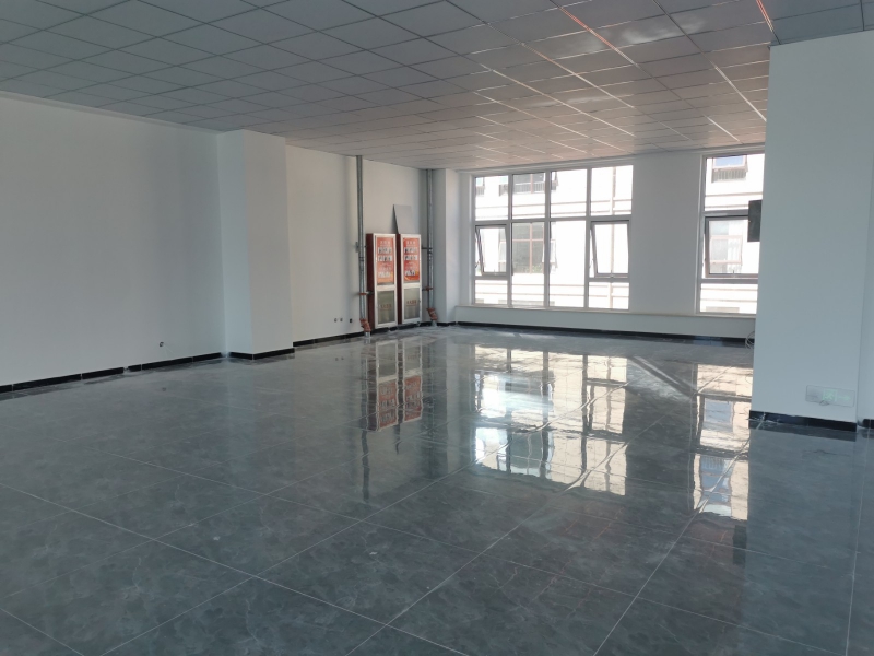 出售三河燕郊隆達產業園研發辦公樓660平