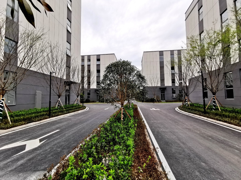 低首付,快速路旁,高速口首層8米1的2.5層標準框架結構廠房