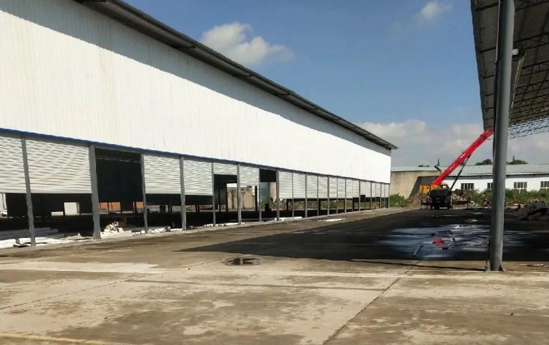 (出租) 標(biāo)準(zhǔn)廠房，水電路三通，有航車，天然氣