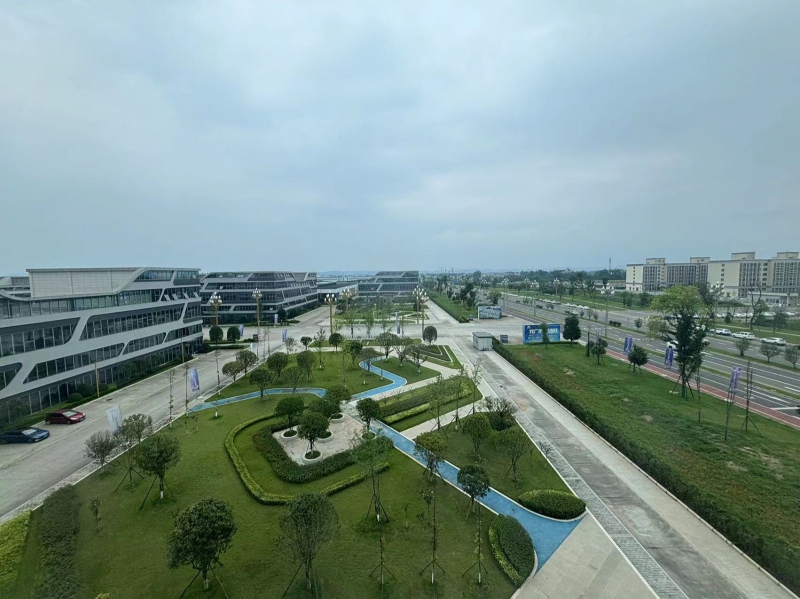 可噴漆噴塑，可辦證，可分租 目前園區(qū)招商行業(yè)不限種類可以辦理入園—可以噴漆噴塑 個(gè)別企業(yè)可以申請(qǐng)補(bǔ)...