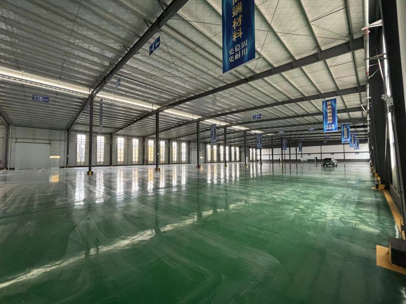 可噴漆噴塑，可辦證，可分租 目前園區招商行業不限種類可以辦理入園—可以噴漆噴塑 個別企業可以申請補貼 廠房都是全新亮相水電氣齊全，交通方便，8條車道。 獨門獨院，獨門獨棟各種戶型均有、50年產權可以分