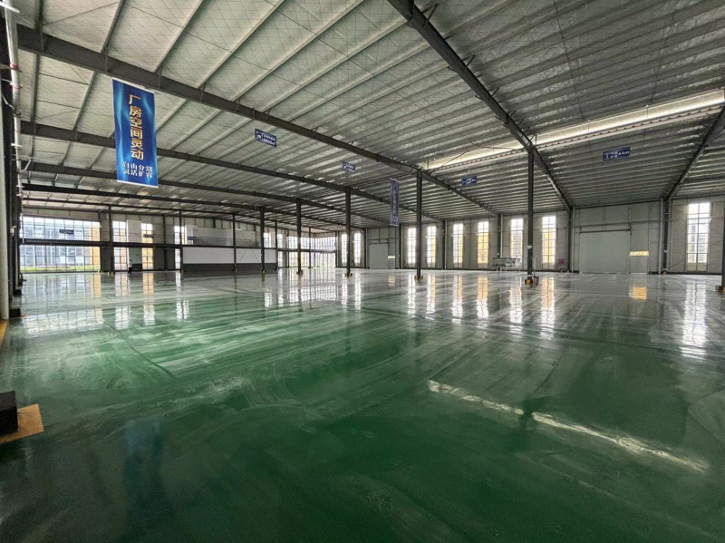 可噴漆噴塑，可辦證，可分租 目前園區招商行業不限種類可以辦理入園—可以噴漆噴塑 個別企業可以申請補貼 廠房都是全新亮相水電氣齊全，交通方便，8條車道。 獨門獨院，獨門獨棟各種戶型均有、50年產權可以分