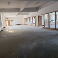 時(shí)代高架下，西山腳下獨(dú)院廠房出租