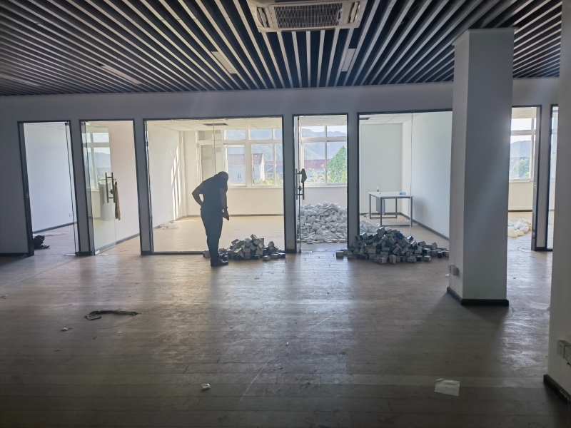 時代高架下，國道旁政府園區少量房源開啟招商