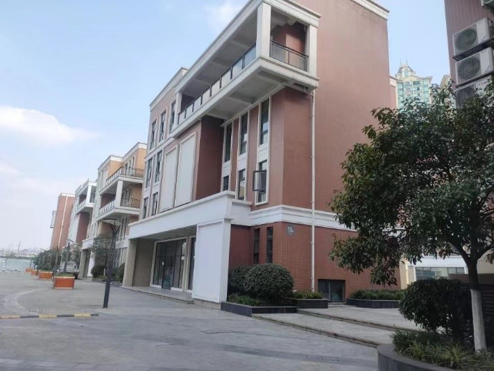 成都高新西區(qū)獨棟花園別墅精裝辦公樓拎包入住