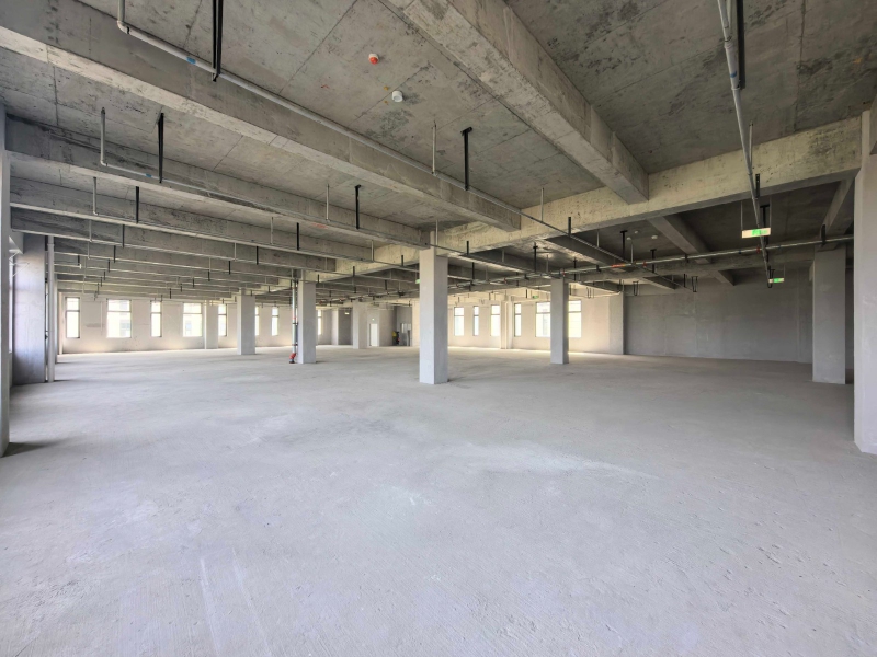 園區直租,成華地鐵口10米產業園,有環評能生產辦公