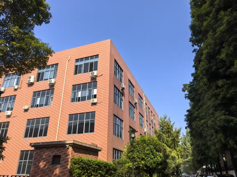 華銀工業(yè)港位于成都海峽兩岸科技開發(fā)園西部