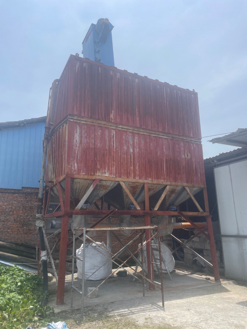 南昌南昌縣 八一鄉(xiāng)蓮謝路2000㎡ 廠房租售層高8米 跨度50米 柱距25米 獨院 可環(huán)評 可分租