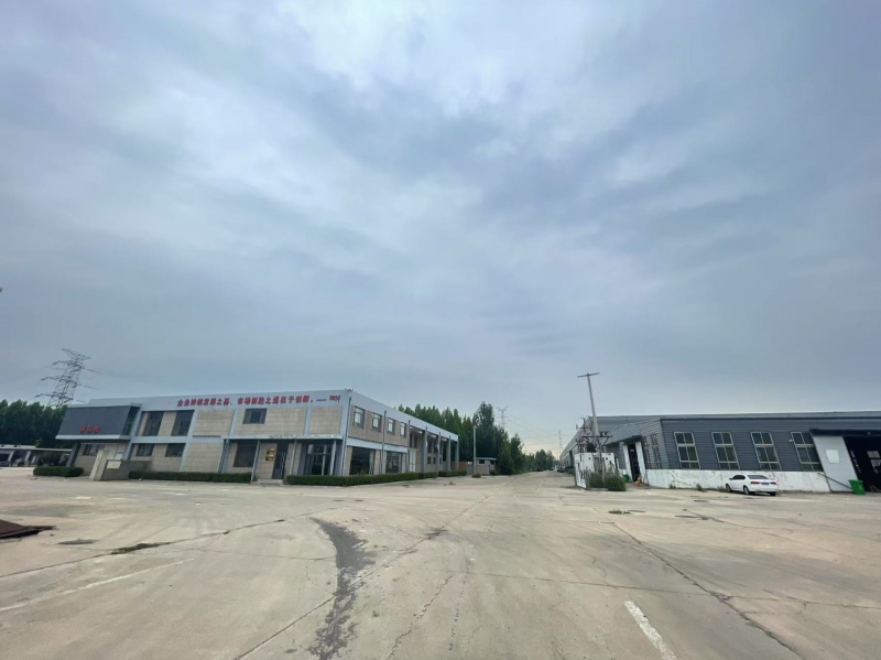 緊鄰高速口廠房直租（整租、分組）設備手續(xù)齊全，內部道路寬敞