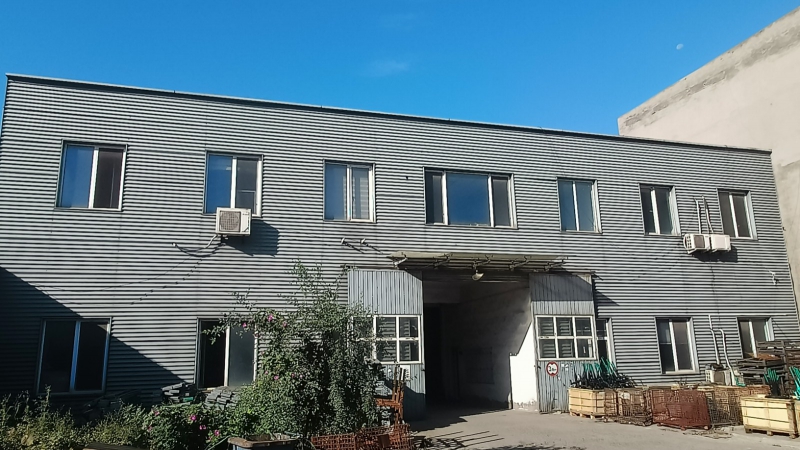 西青王穩(wěn)莊工業(yè)園 總面積3400平 有辦公區(qū) 兩臺天車