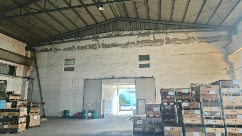 西青王穩莊工業園  總面積3400平 有辦公區 兩臺天車