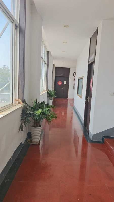 鵝湖鎮(zhèn)廠房招租1200-3200平方,鋼筋混凝土以及鋼結(jié)構(gòu)車間,可分租可整租房東直租,無中介轉(zhuǎn)讓費